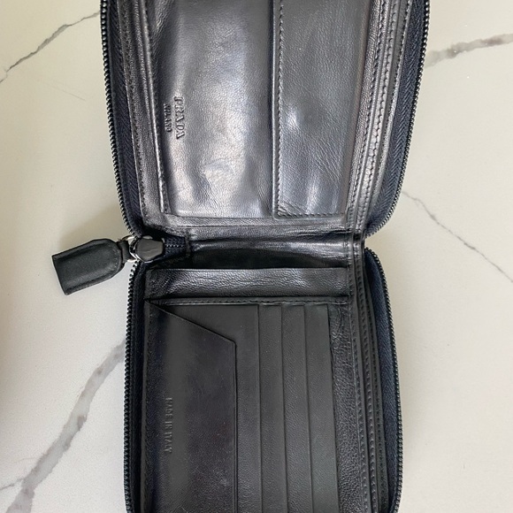 Authentic Vintage Prada Bifold Wallet - Picture 4 of 6